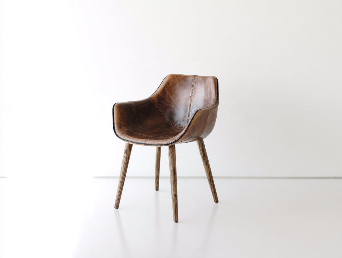Silla de comedor tapizada en cuero 58 x 60 x 82 cm - marrón - comedor - diseño envolvente con patas de madera